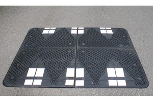 Pudebump 30 km/t sort 1,5 x 1,8 meter - Typegodkendt