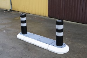 TDJ Helleblok 200x50cm med 2 pullerter